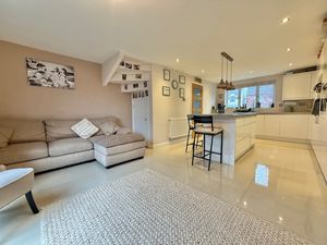 Photo 11- click for photo gallery